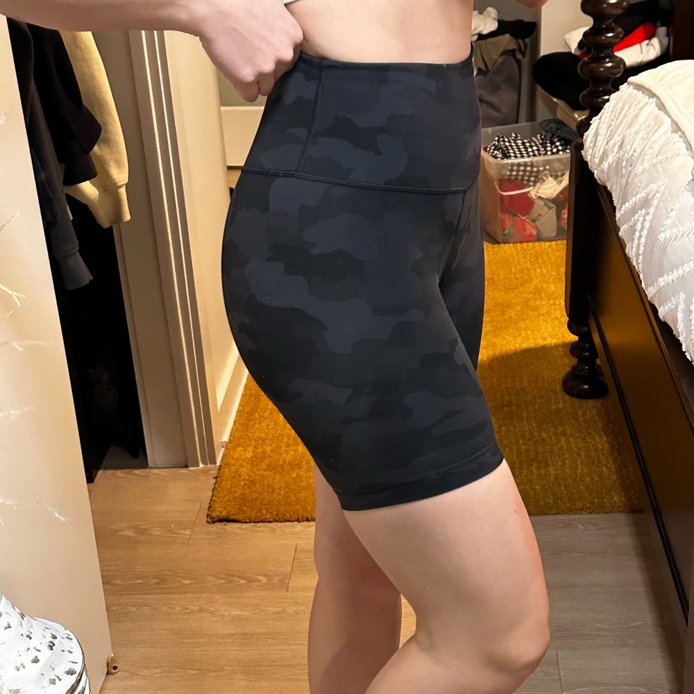 Lululemon size 4 Align Camo